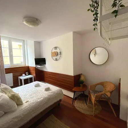 Goscinne Unikat - Self Check In Homestay Krakow