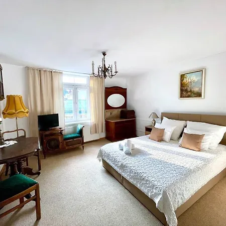 Goscinne Unikat - Self Check In Homestay Krakow