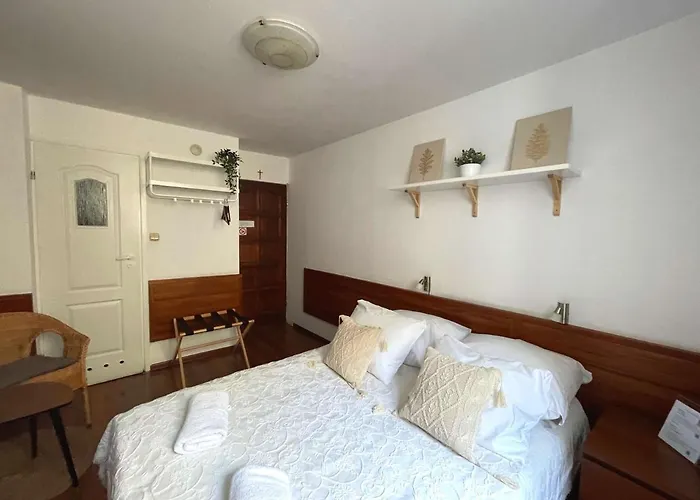 Goscinne Unikat - Self Check In Krakow